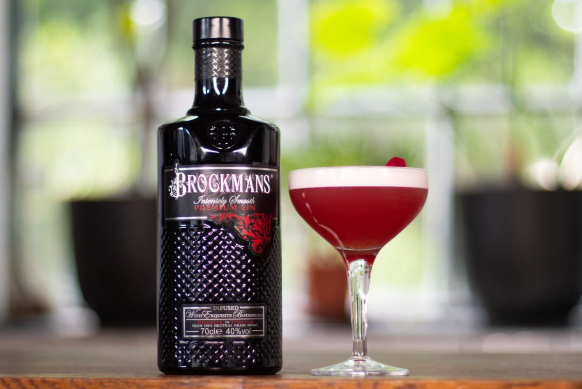 clover club cocktail recipe with brockman's gin